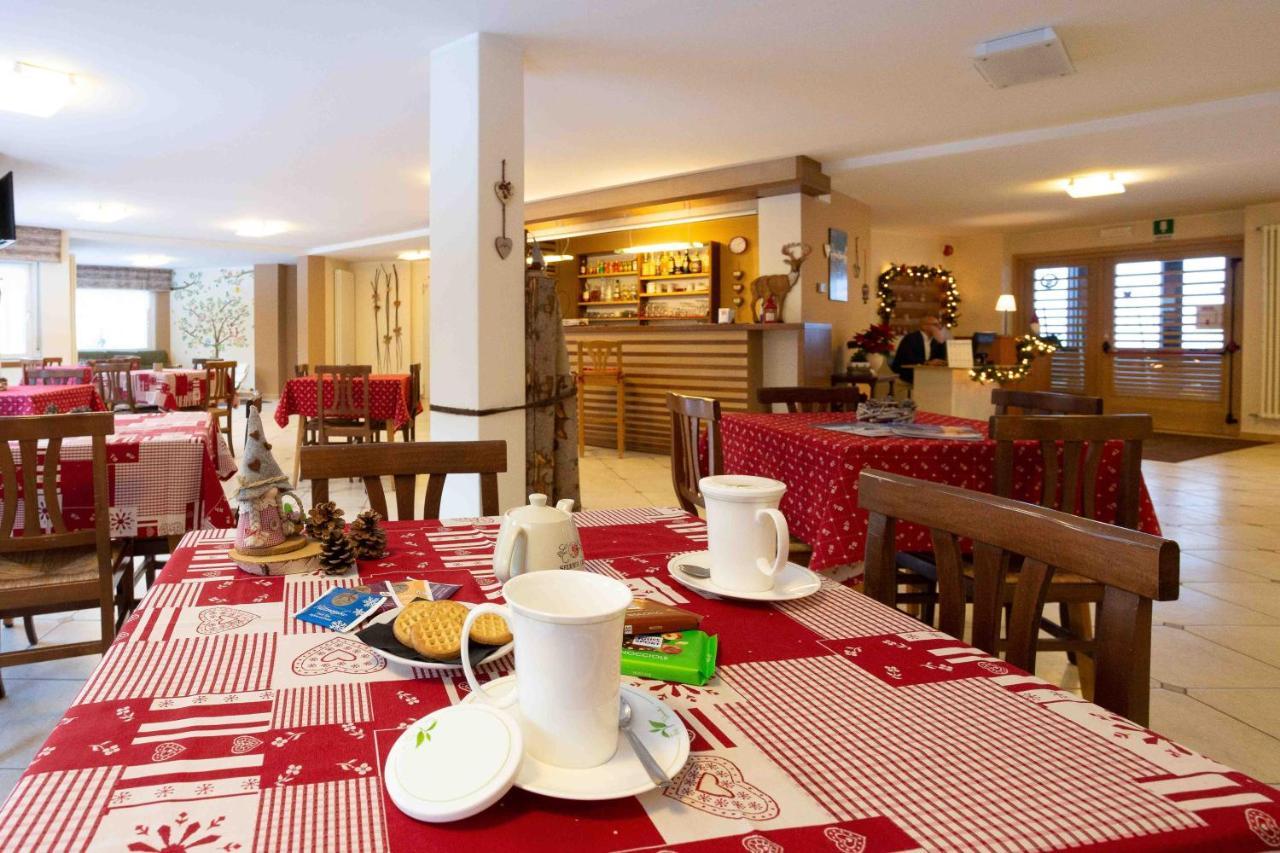 Hotel Santa Maria Ad Nives à Canazei Extérieur photo